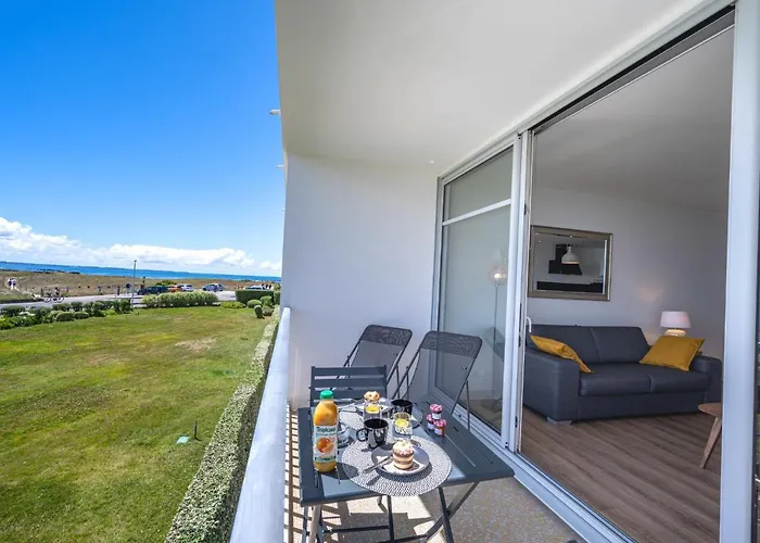 Apartment Residence Les Trois Iles By Interhome